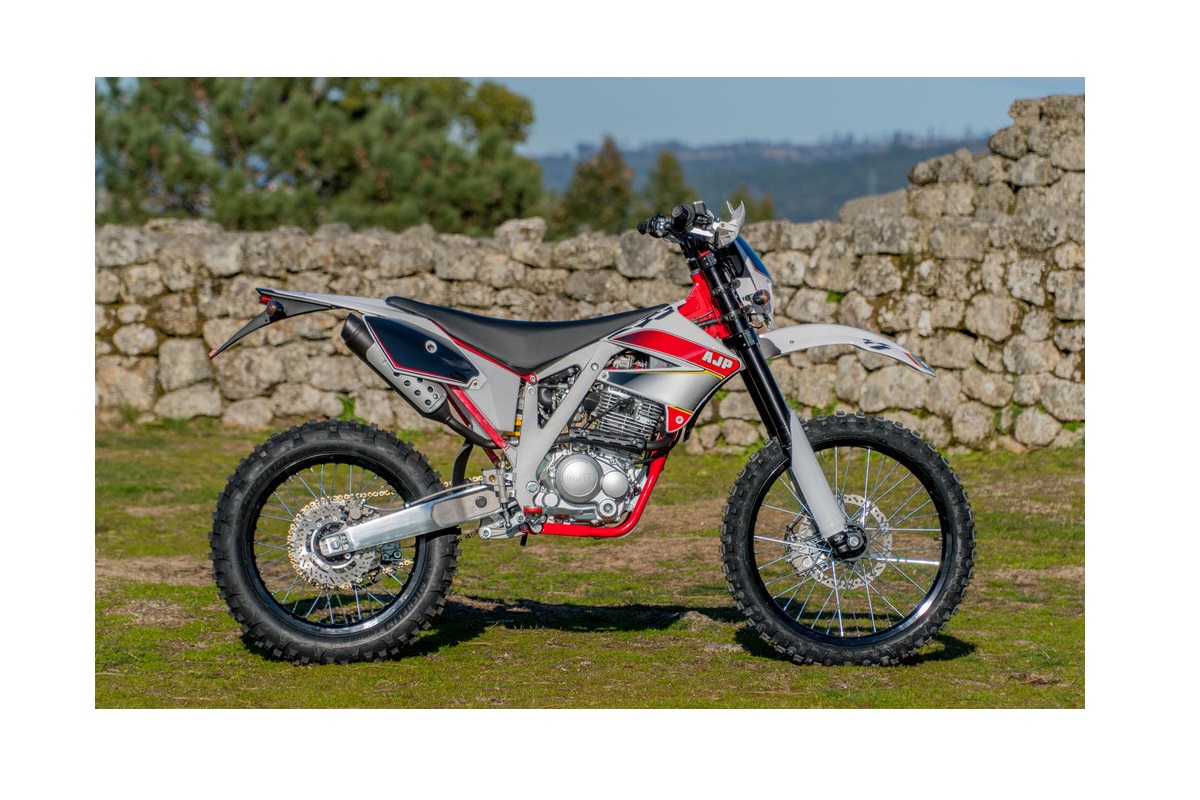 AJP PR4 125 4T Enduro Pro My20 - Scheda Dettagliata E Listino Del Nuovo